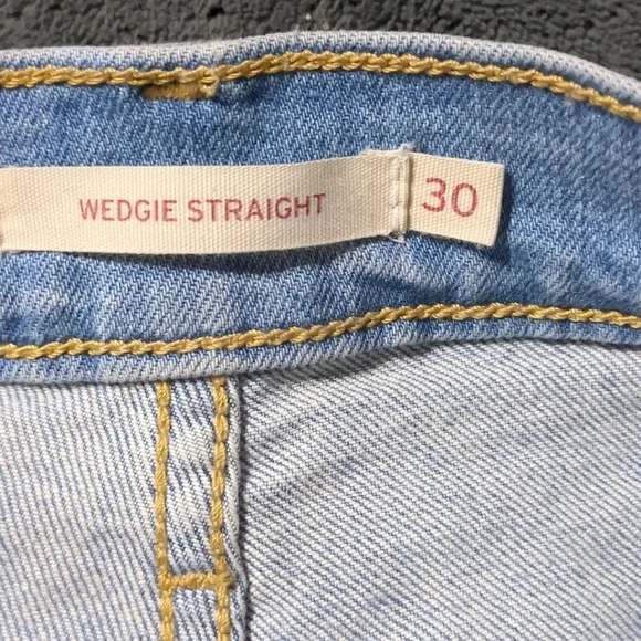 Levis Womens Wedgie Straight Crop Denim distresed Jeans size 30 High Rise Mom - Picture 4 of 9